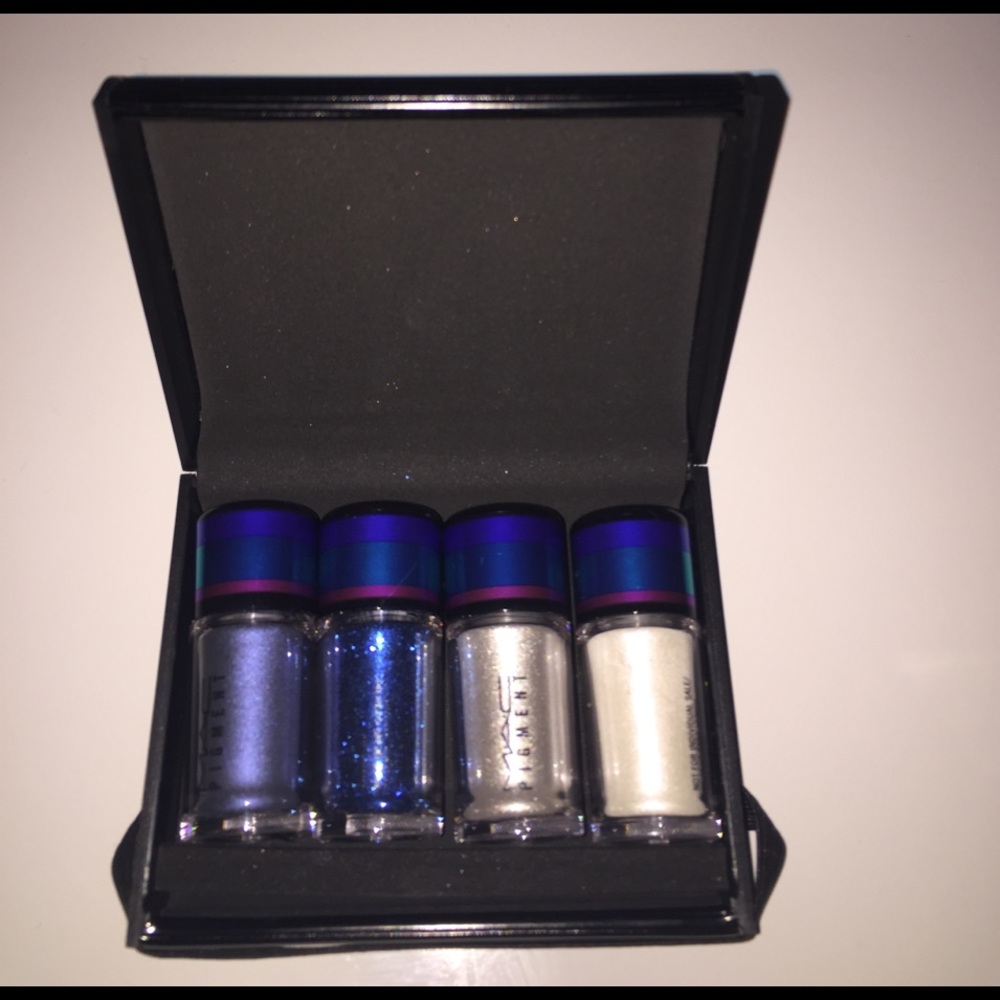 Mac pigments