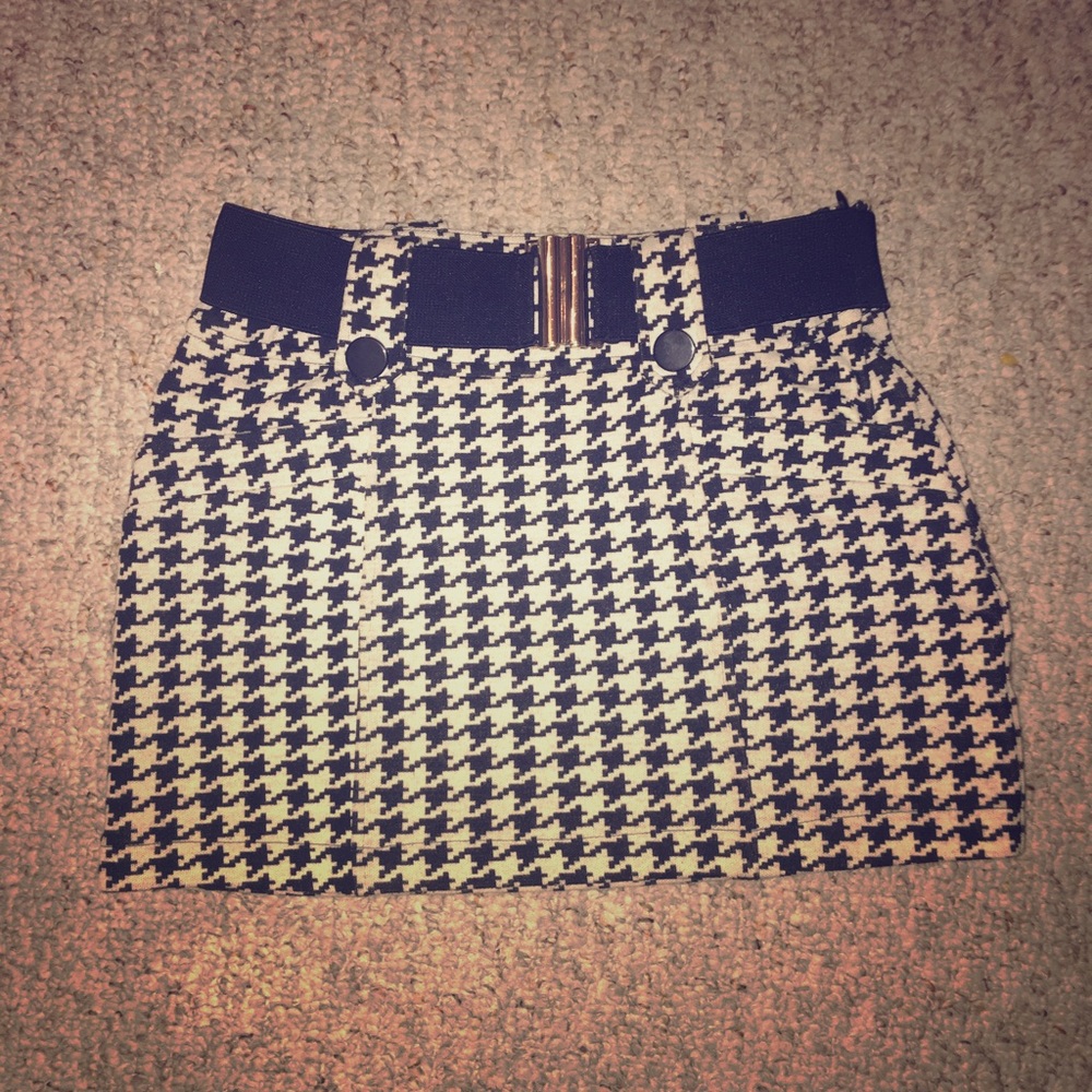 Houndstooth miniskirt