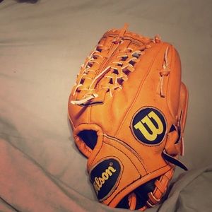 New baseball mit in good condition