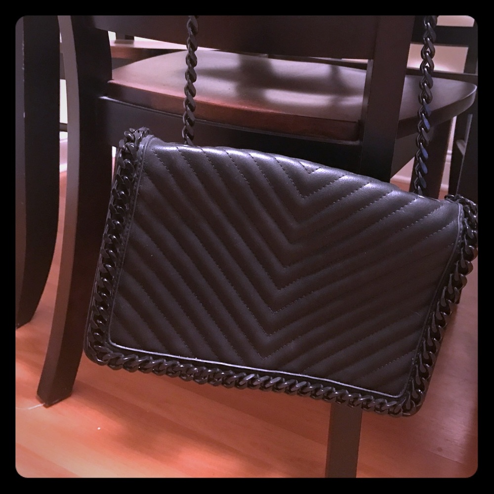 This cute yet stylish purse!