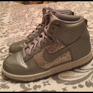 Girls Nike Sneakers.