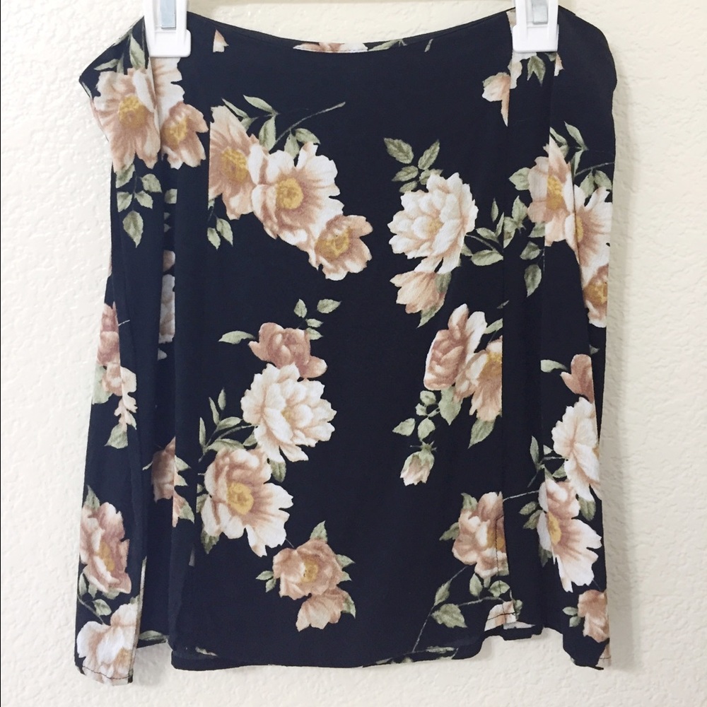 Skirt - Picture 2 of 3