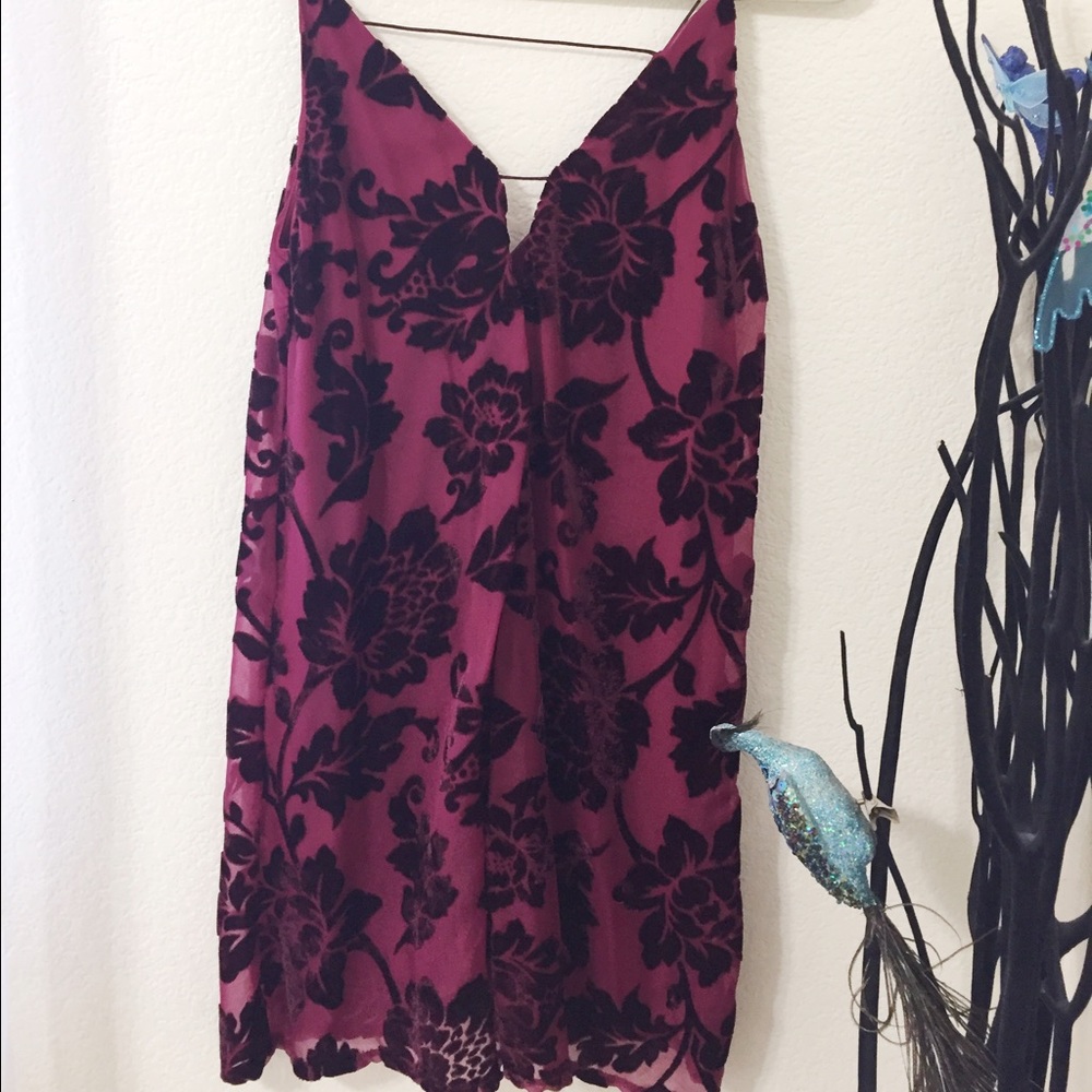 Dress - Picture 2 of 4