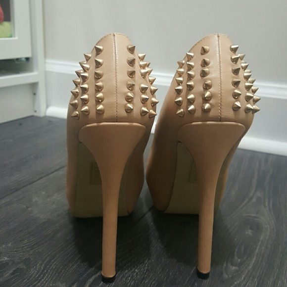 Spikes - Picture 3 of 3