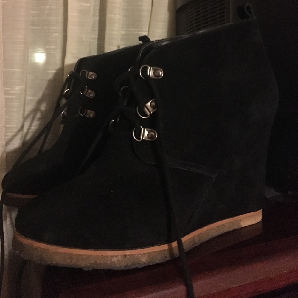 Black Steve Madden wedge booties