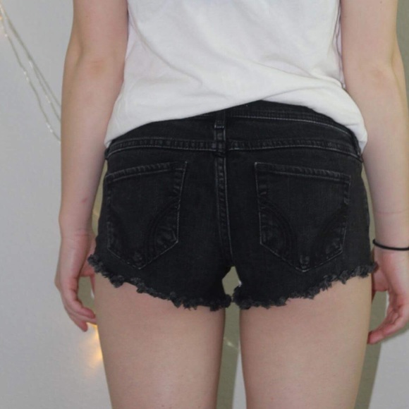 Shorts - Picture 3 of 3