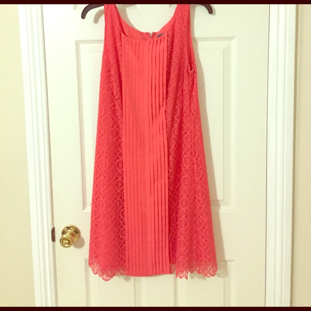 Vince Camuto Pleated Scalloped Circle Lace Sheath