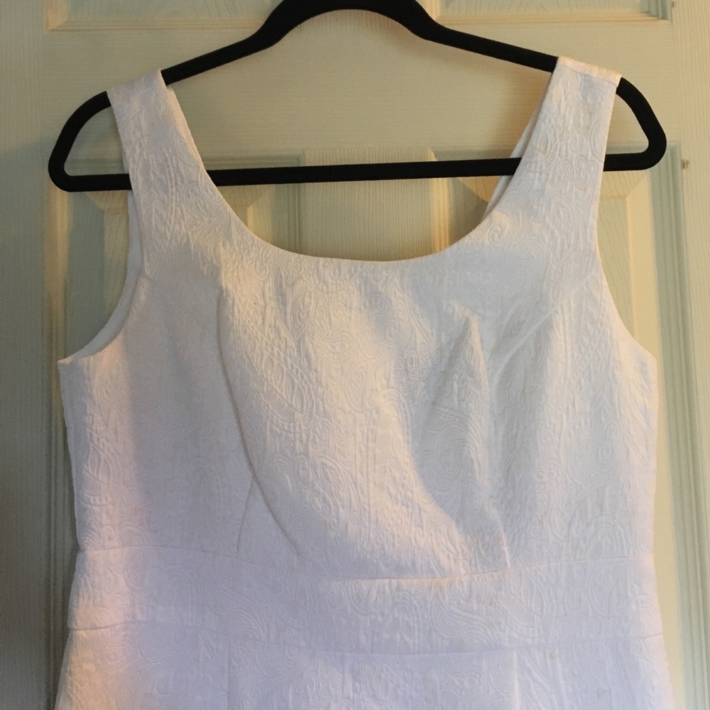 white scalloped, button back tommy hilfiger dress
