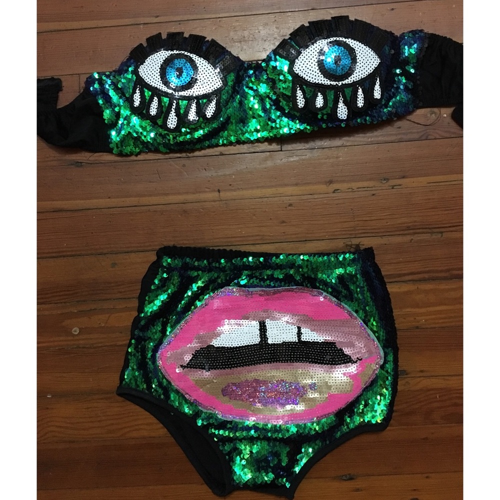 LAST 1! Festival sequin eye/lips Di$count Universe