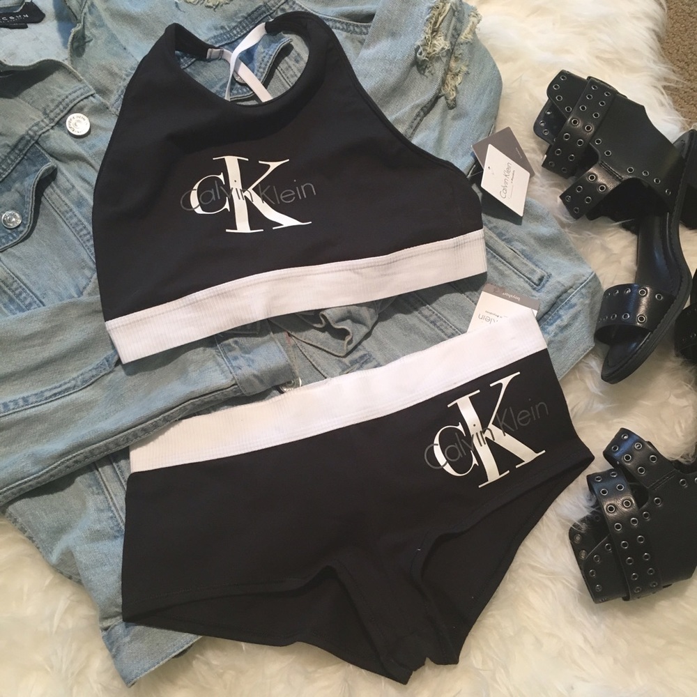 🎉HP🎉 Calvin Klein Retro Logo Bra & Boyshort SET