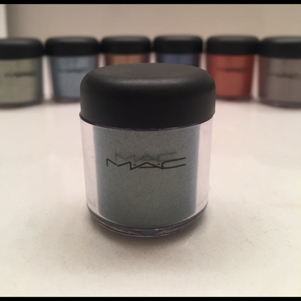 SALE!! 💎 MAC Cosmetics Steel Blue Pigment RARE