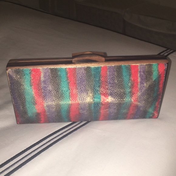 Genuine STINGRAY multi colored wooden clutch - Picture 1 of 3