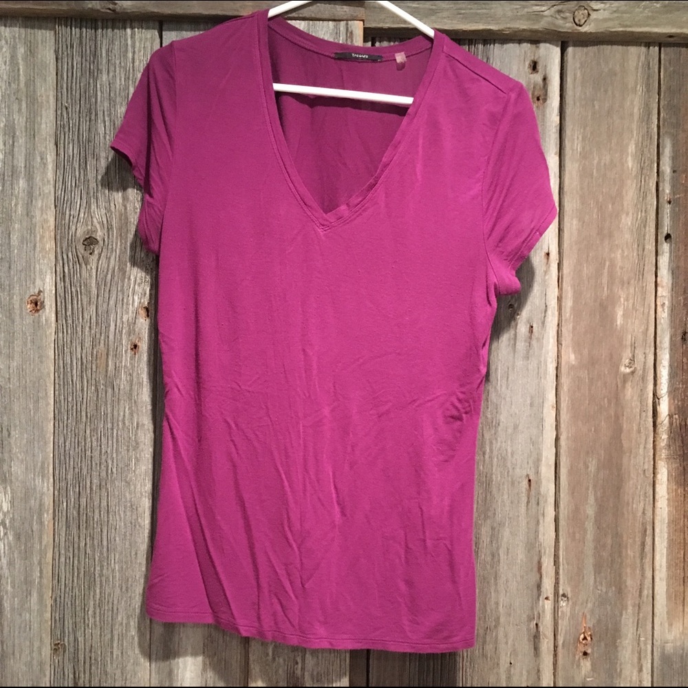 🚨DONATING 4/25🚨 Tahari Tee