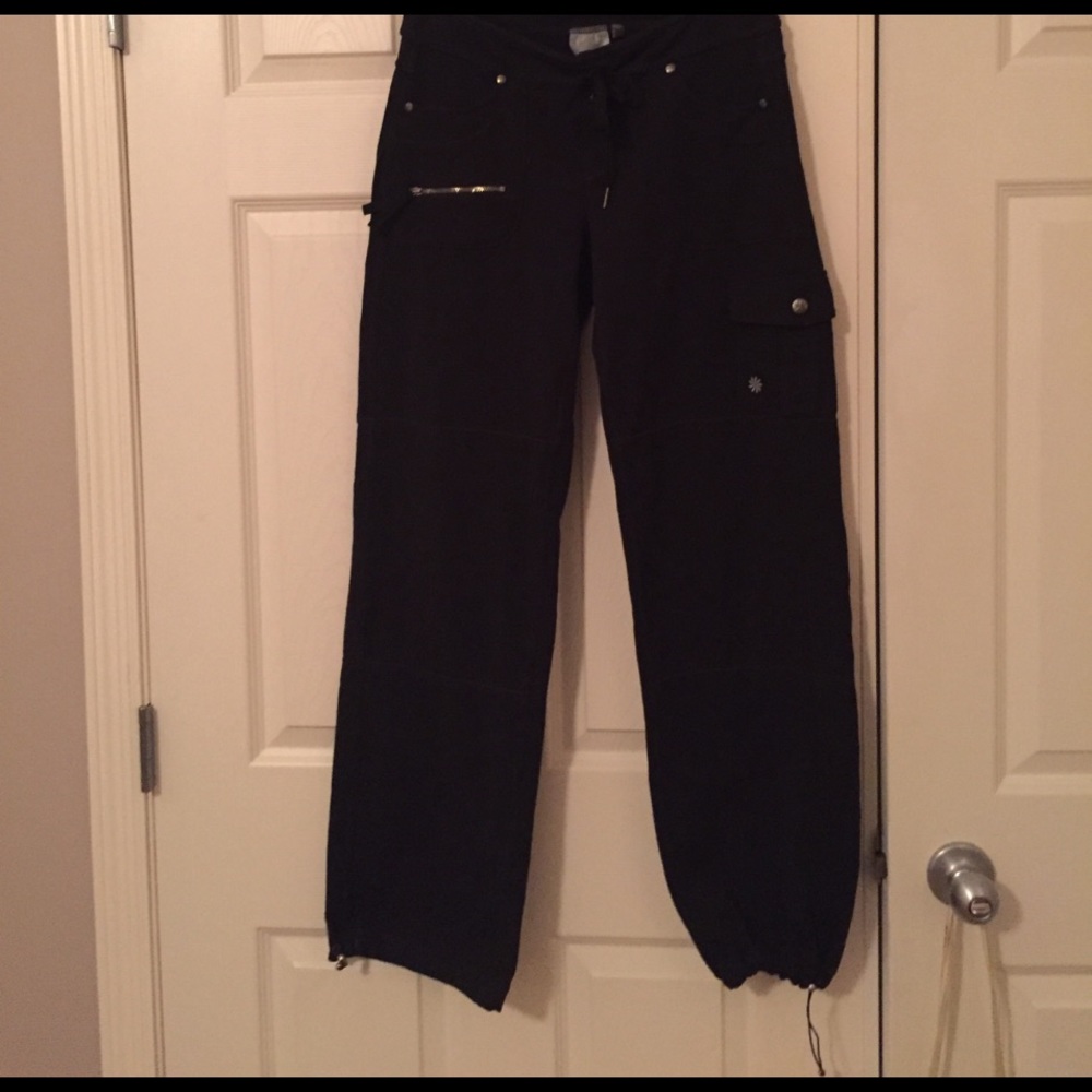 Athleta city pant. Black. Sz small.