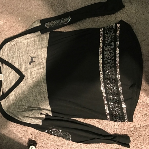 Pink® long sleeve v-neck - Picture 2 of 4