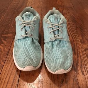 Light blue Nike Roshe