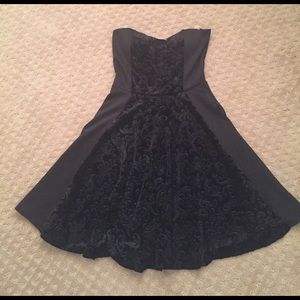 NWT Wild Daisy strapless dress