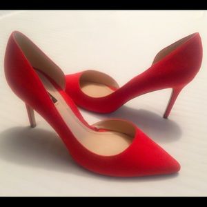 Red Velvet Heels From Europe 👠