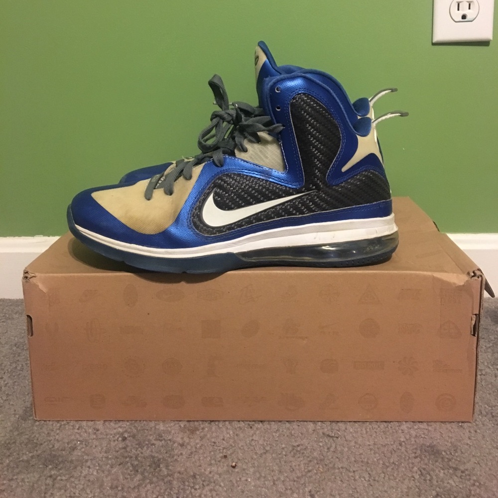 Selling men's size 10.5 customized Lebron 9