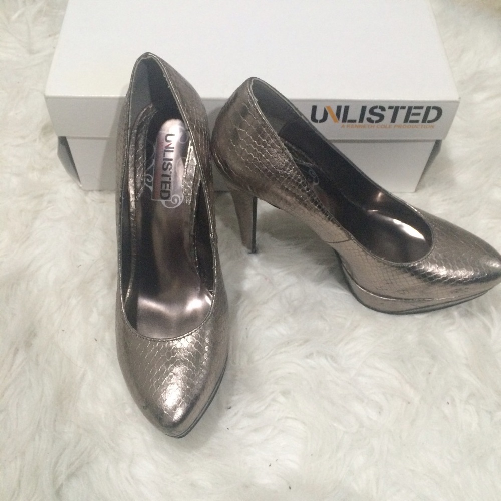 Copperish/gold platforms