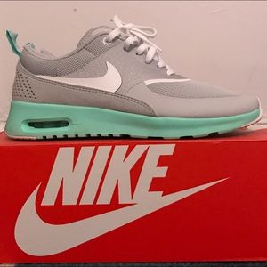 WMNS Nike Air Max Theas