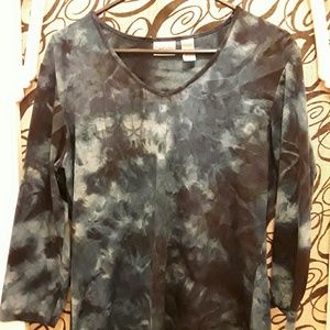 Three-quarter sleeve blouse