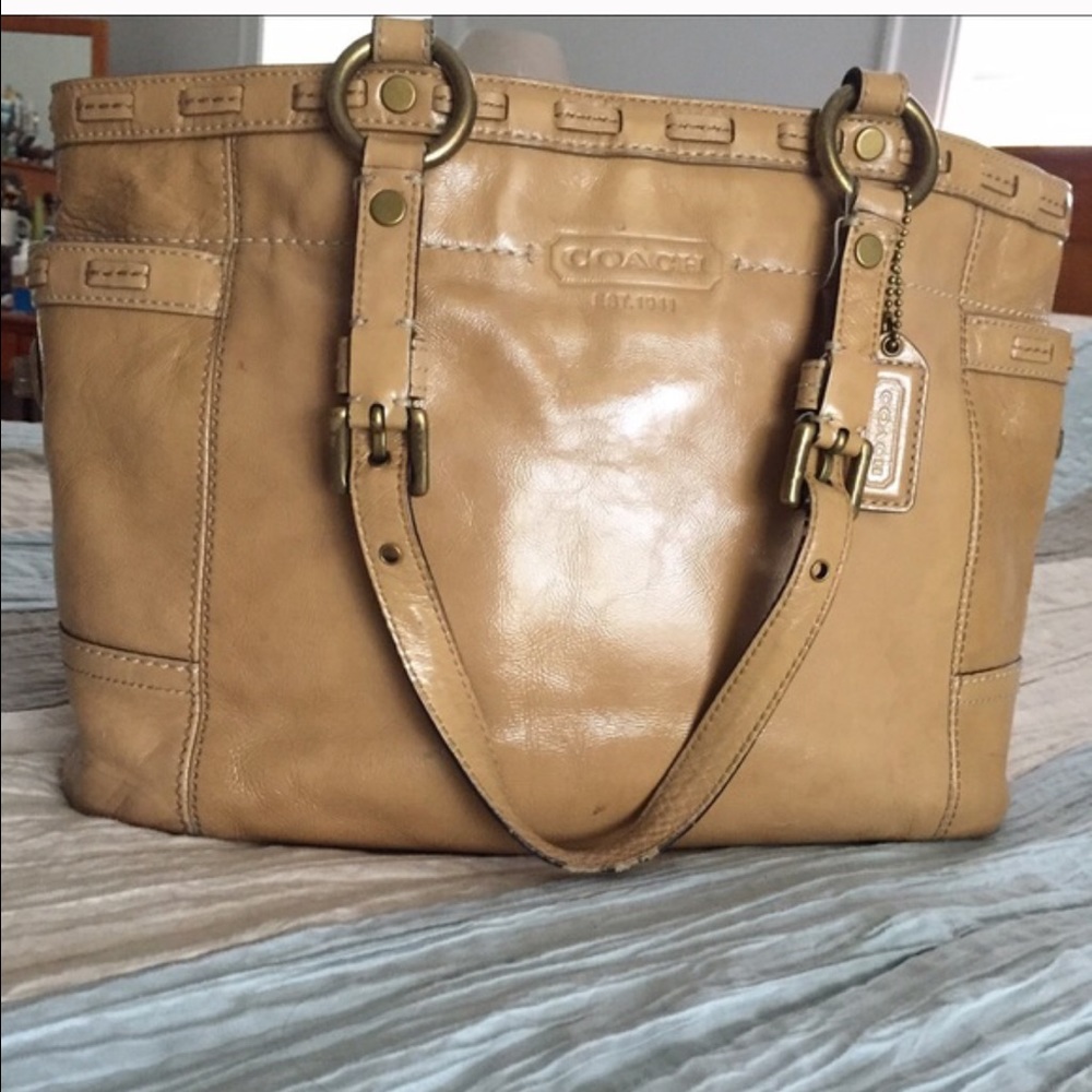 Coach tote CLEARANCE give me ur best offer 🤔🤑🙌