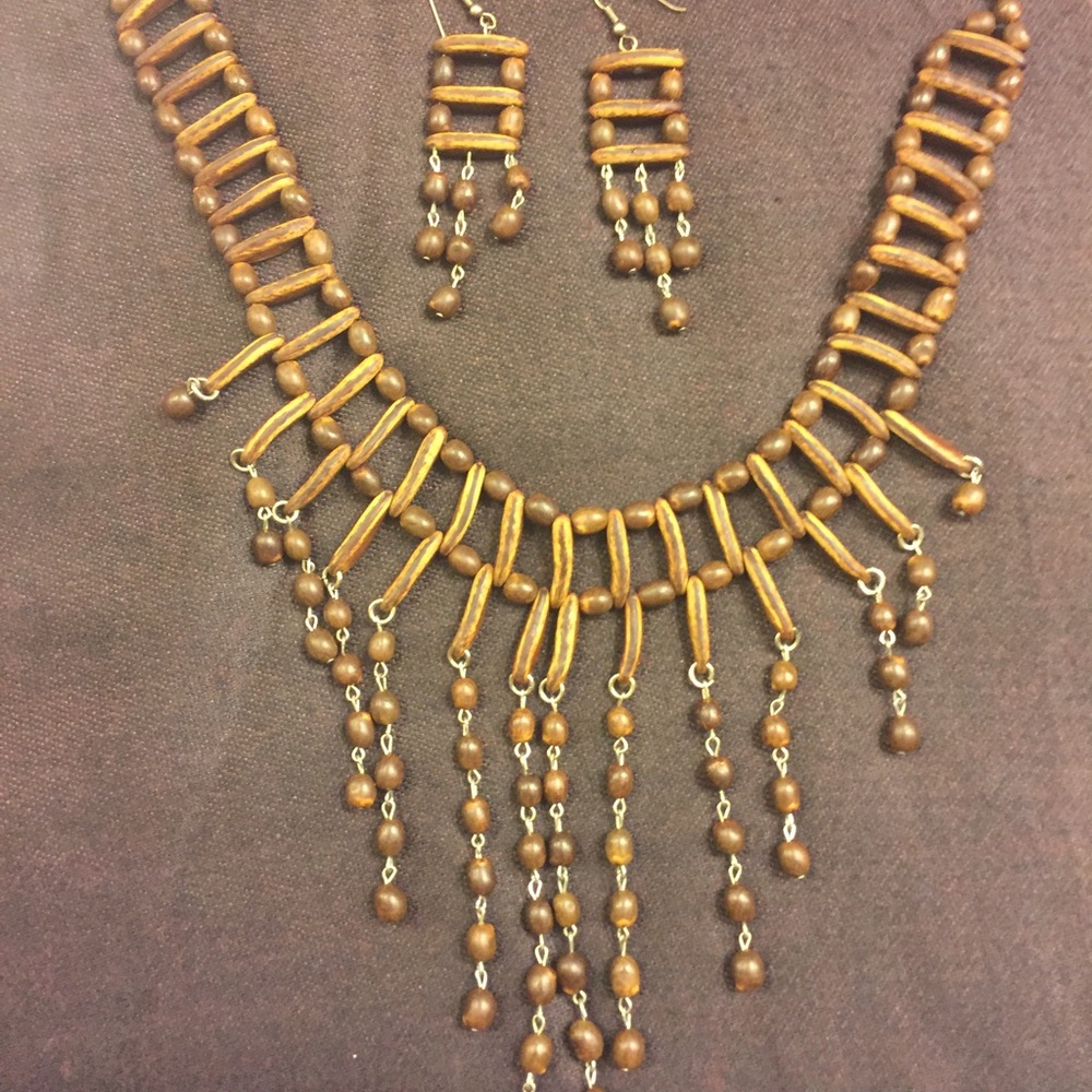 Jewelry necklace and matching earrings