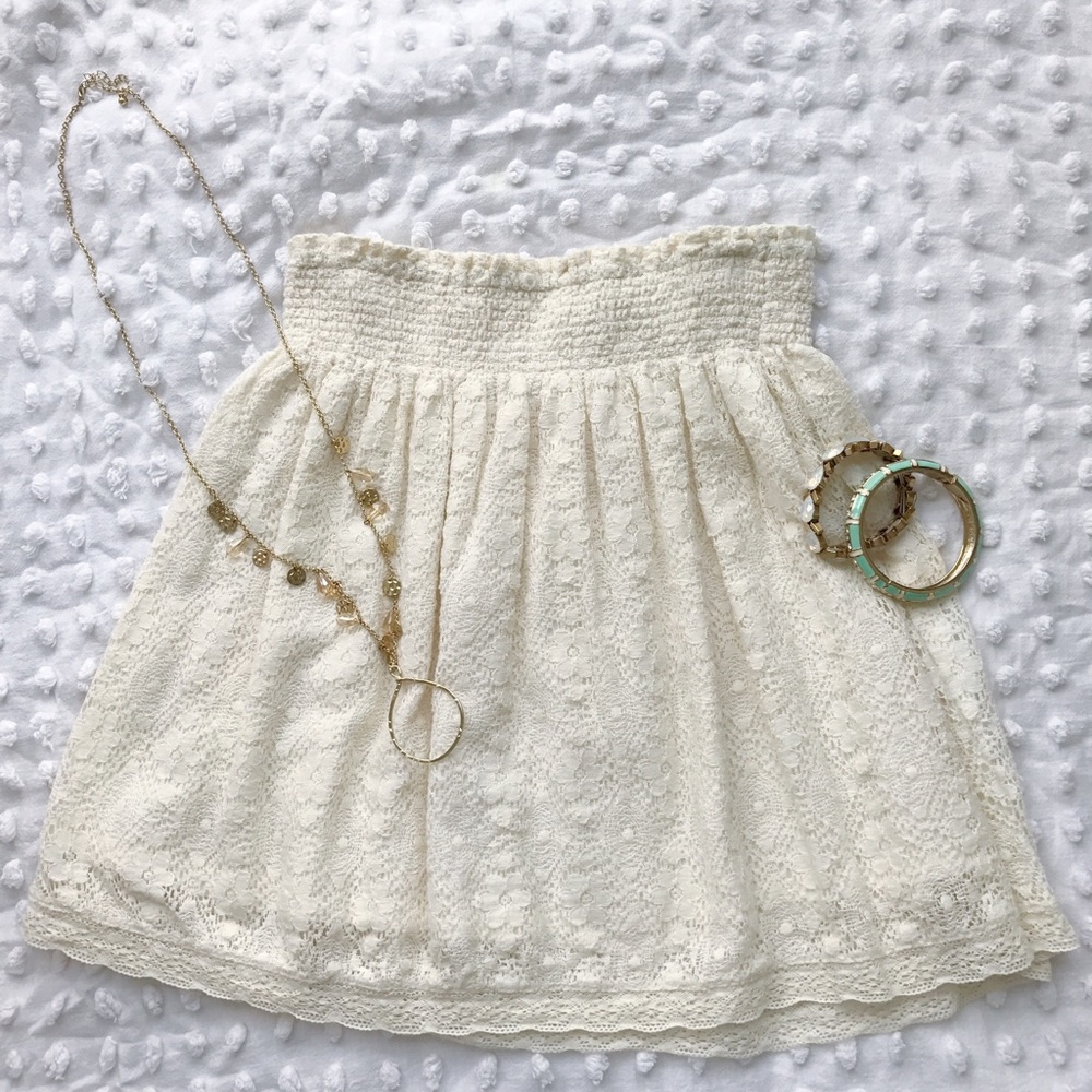 Forever 21 Cream Lace Mini Skirt