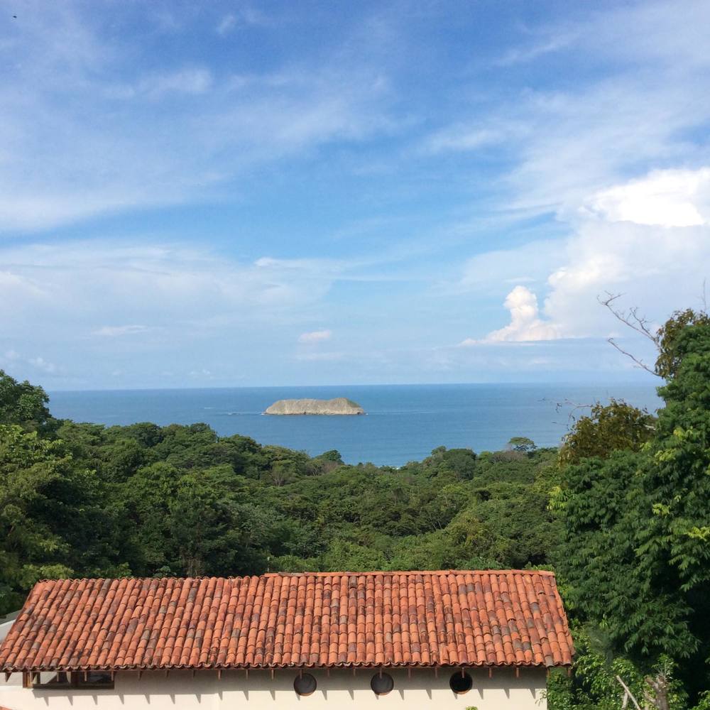 Meet your Posher, Lora