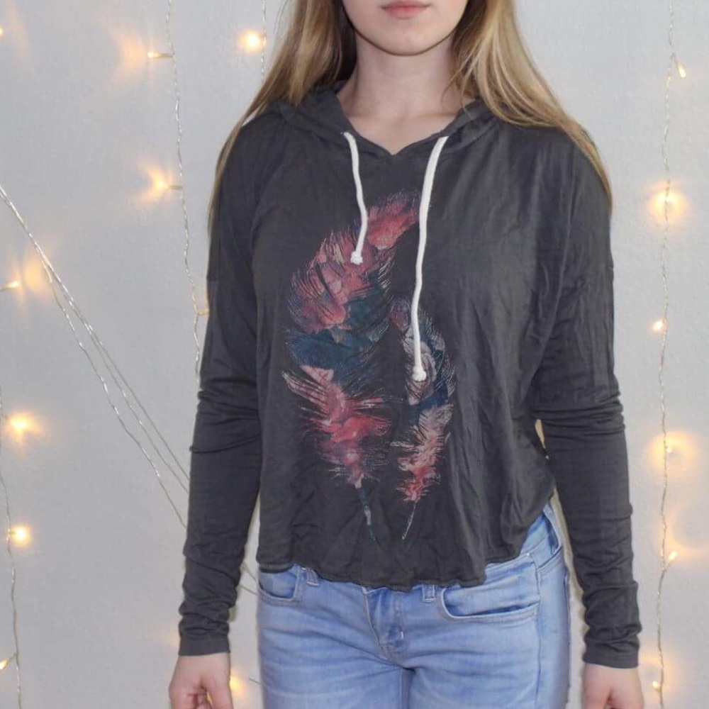 Long sleeve shirt, feather, pink, blue