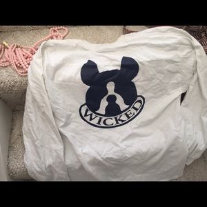 White long sleeve wicked tee