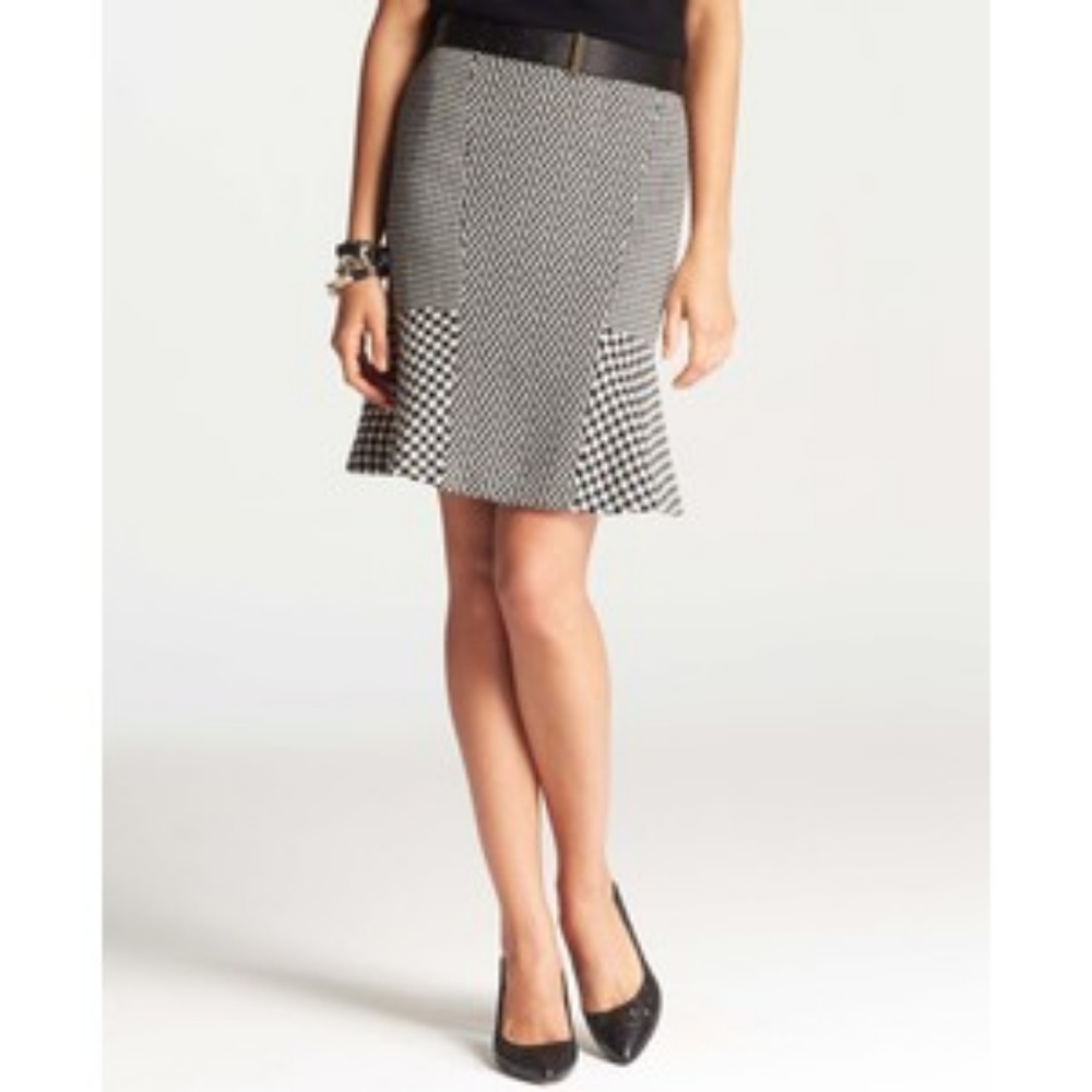 Beautiful houndstooth Ann Taylor skirt size 10P