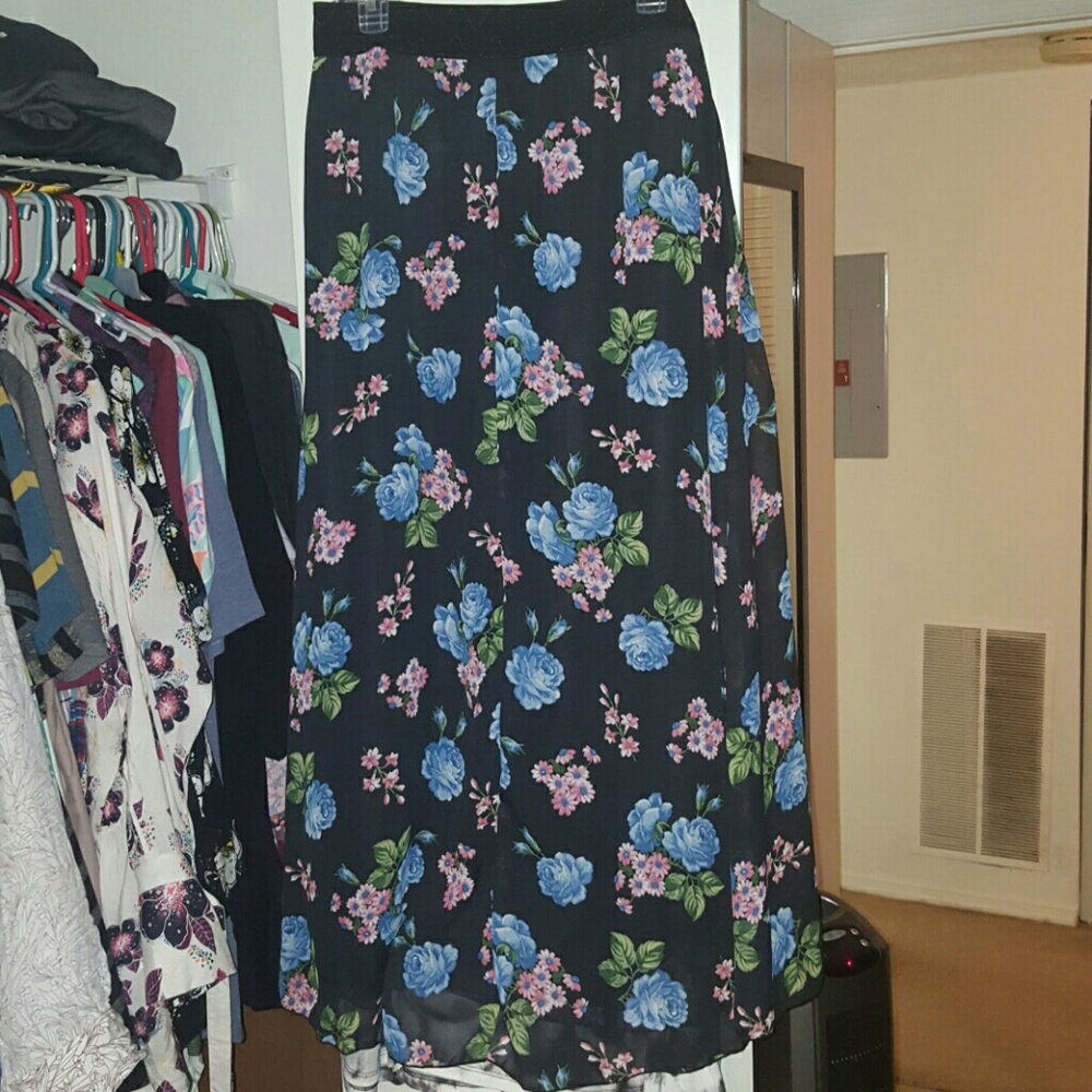 Lularoe lucy. Floral. NWT. SIZE XL