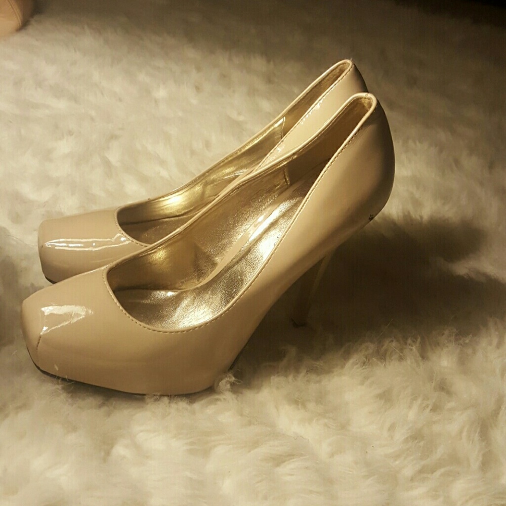 Pierre dumas pumps/no box/ in good condition