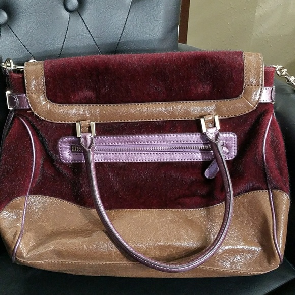 Guess - Picture 2 of 4