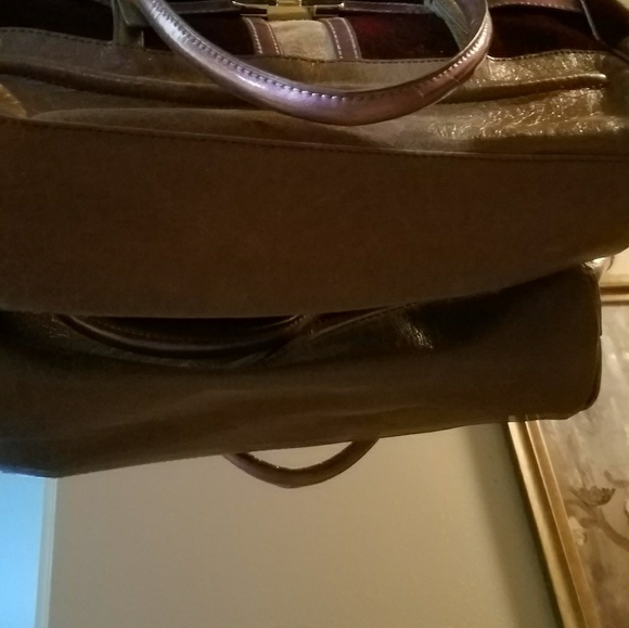 Guess - Picture 4 of 4