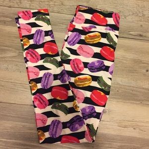 Lularoe Macaron leggings!! OS