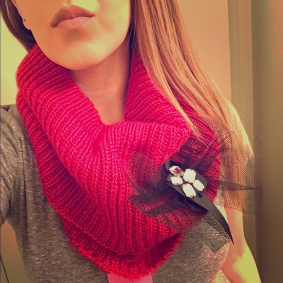 🎀 Betsey Johnson infinity scarf🎀 - Picture 1 of 4