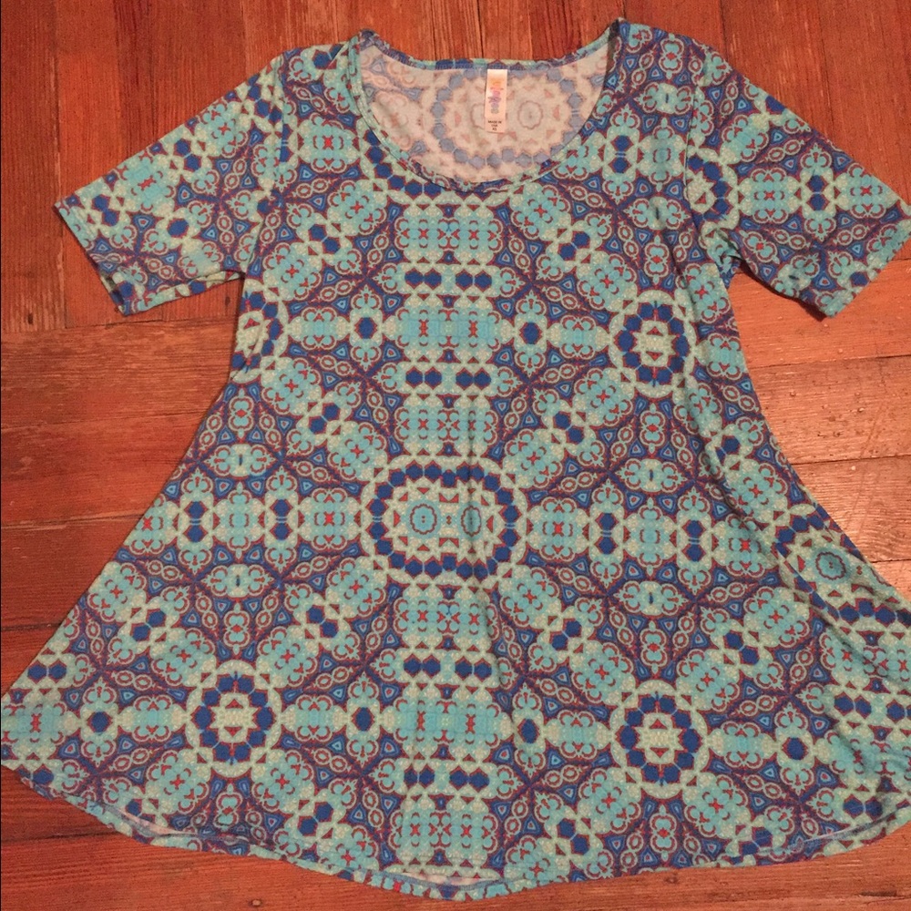 Lularoe Teal and Red Medallion Tee