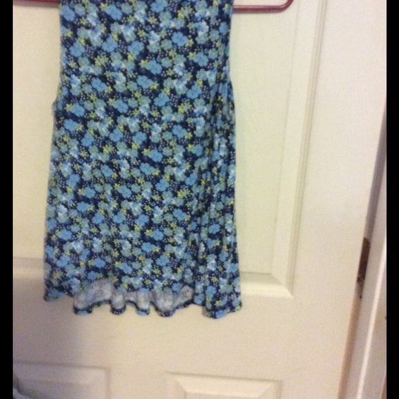 Cute top - Picture 2 of 2