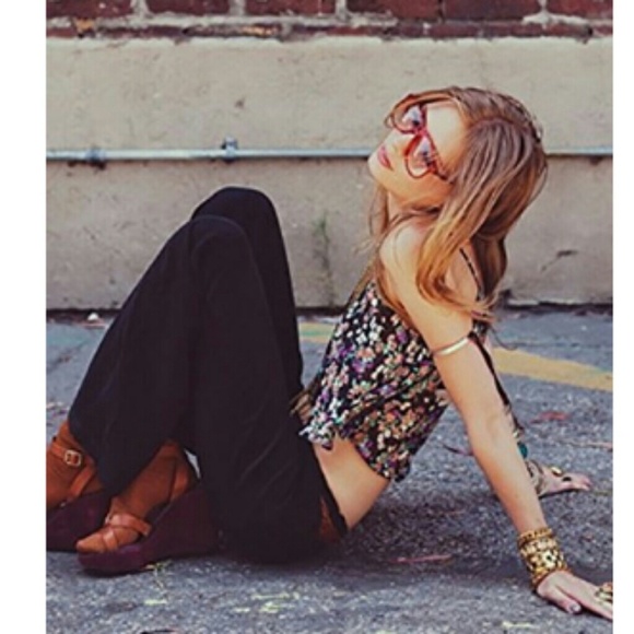 For Love and Lemons Tour Bus Crop in Black Flower - Picture 2 of 7