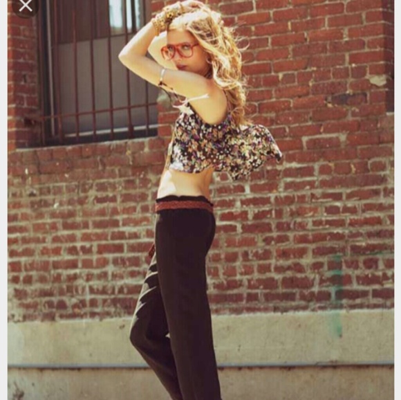 For Love and Lemons Tour Bus Crop in Black Flower - Picture 3 of 7