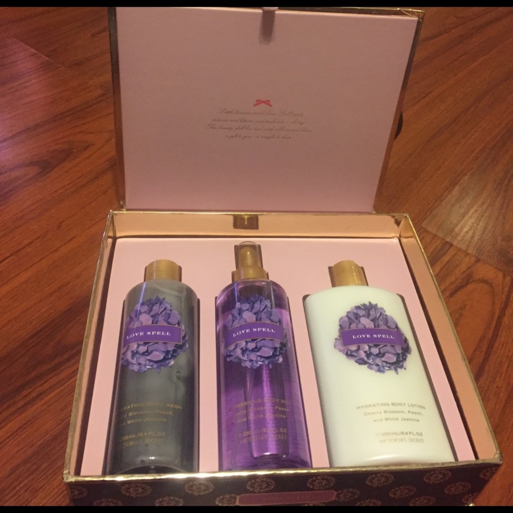 Victoria secret love spell set