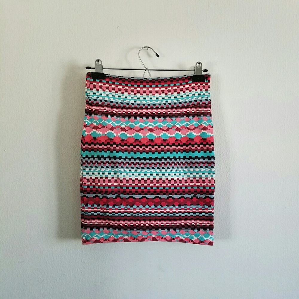 Patterned skirt - Picture 2 of 2
