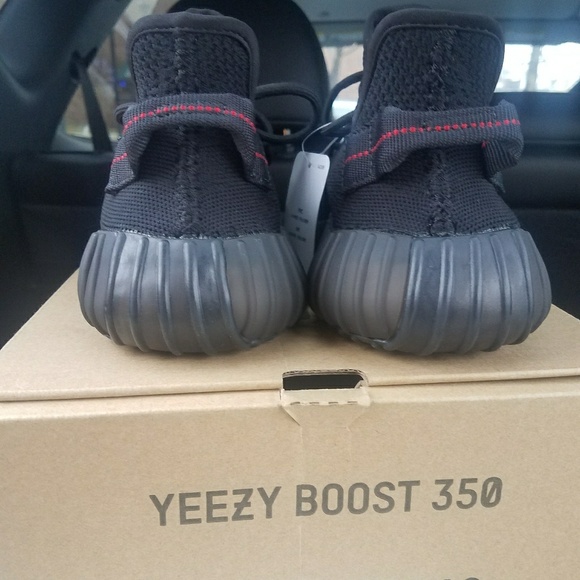 Yeezy Boost 350 v2 Core Black Red Size 8 main image 4