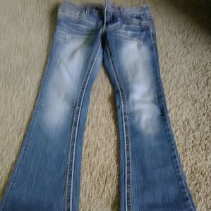 Jeans back pocket accents