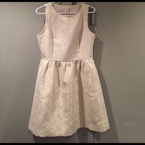 Gold & ivory dress w pockets Perfect for holidays