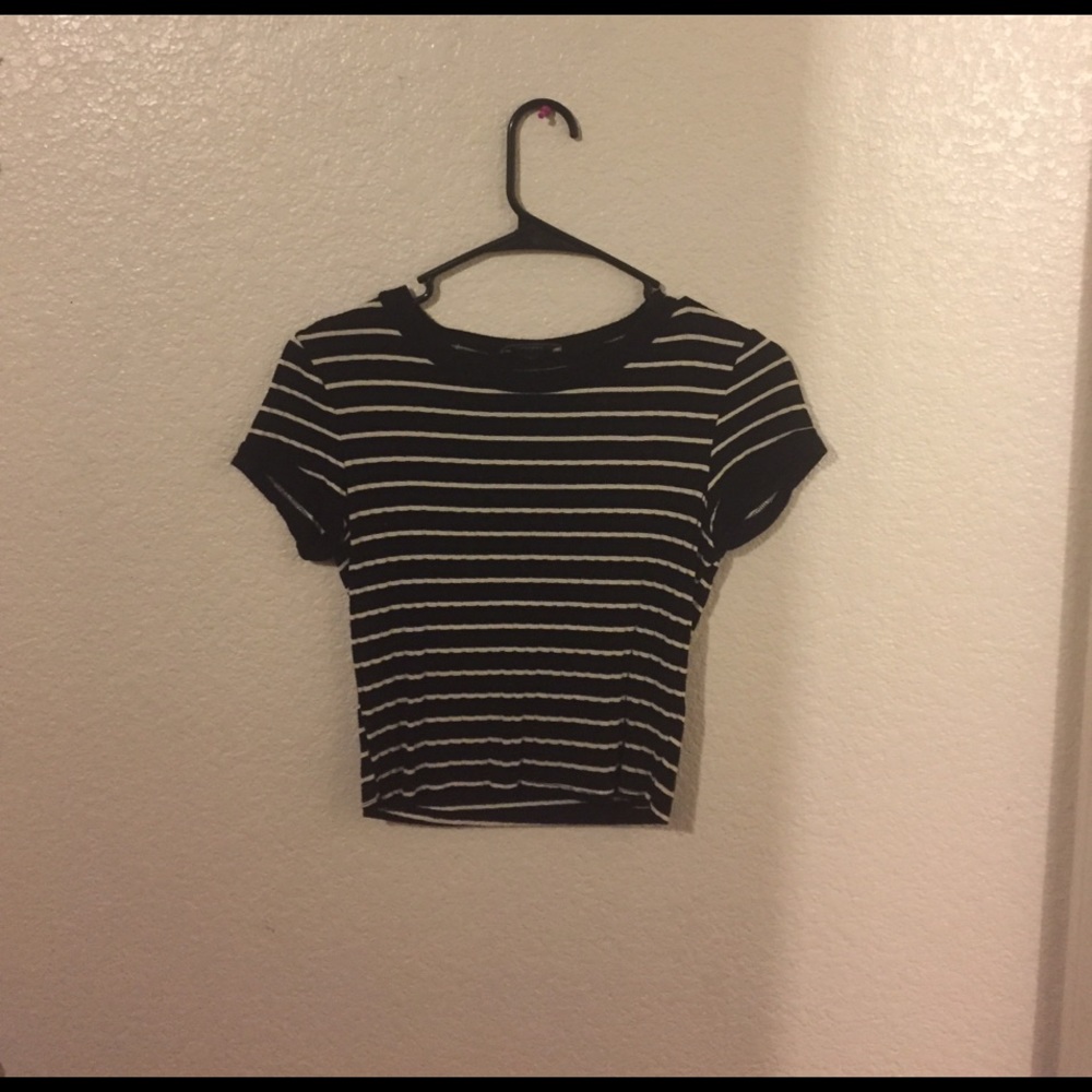 Black & white stripe crop top