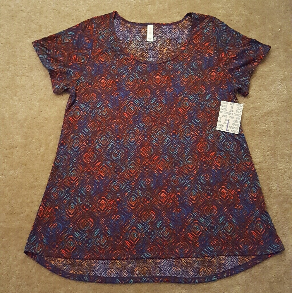 LuLaRoe NWT Classic T size Large